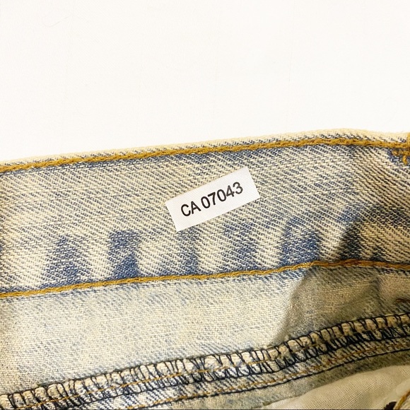 NWOT Mine - Distressed Jean Shorts - Picture 10 of 11